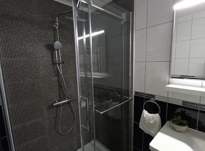 Apollo Premium Макарська