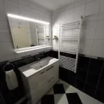 Apollo Premium * マカルスカ