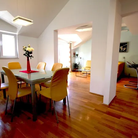 Apollo Premium * Makarska