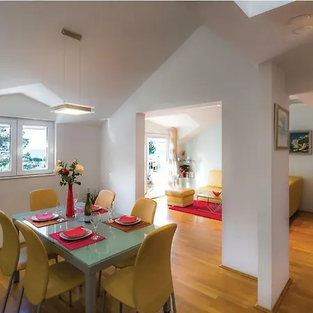 Apollo Premium Апартаменты *